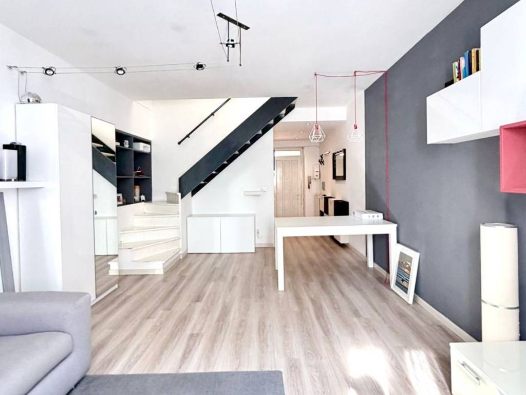 appartamento in vendita a Varese in zona Biumo