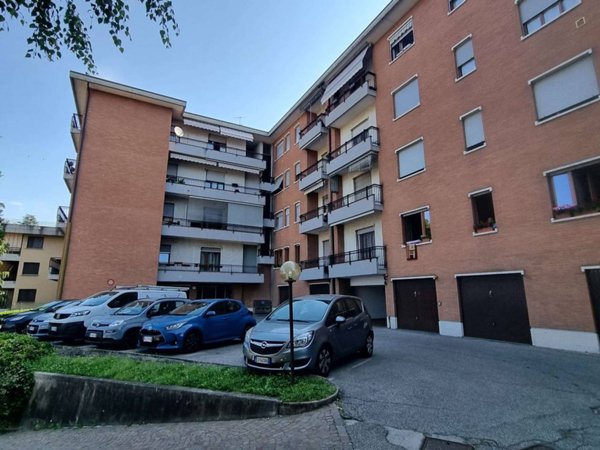 appartamento in vendita a Varese in zona Via Goldoni