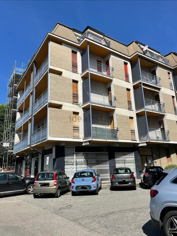 appartamento in vendita a Varese in zona Giubiano