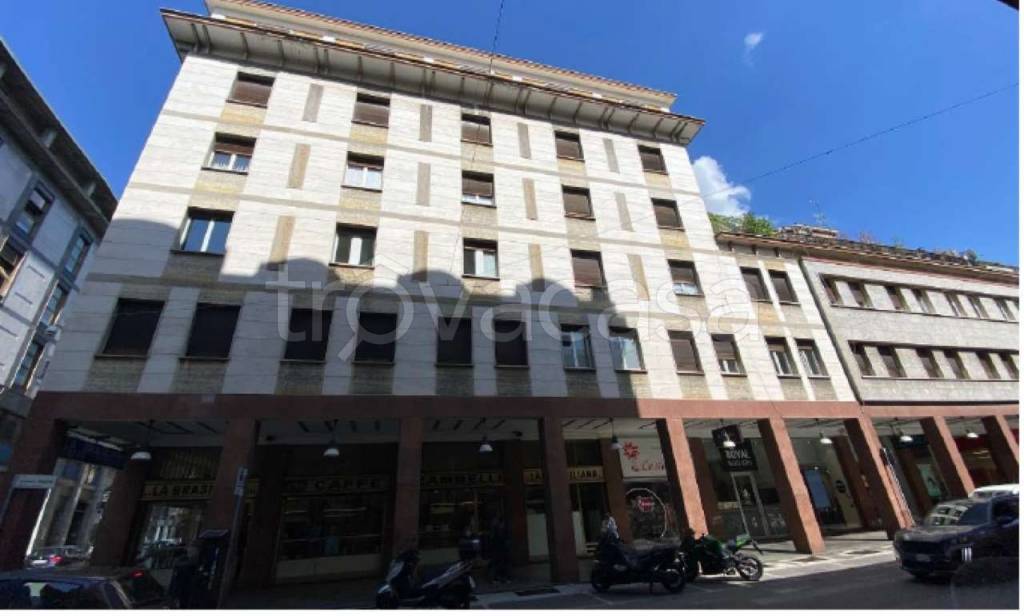 ufficio in vendita a Varese in zona Centro Città