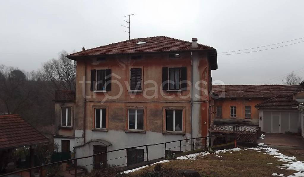 appartamento in vendita a Varese in zona Ippodromo