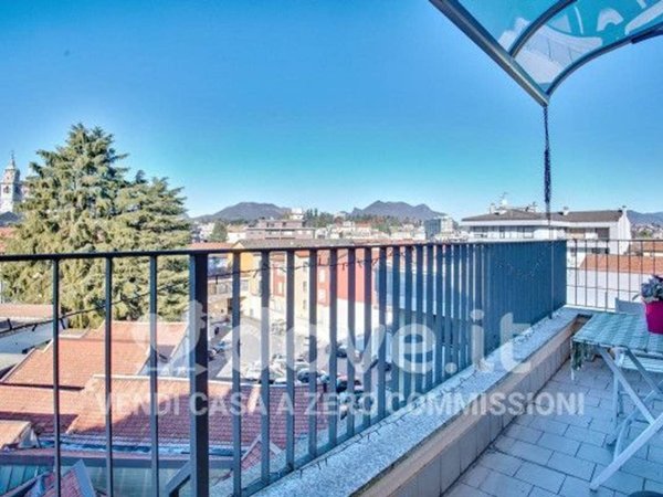 appartamento in vendita a Varese in zona Centro Città