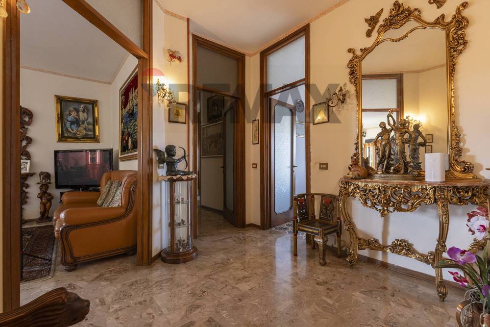 appartamento in vendita a Varese in zona Centro Città
