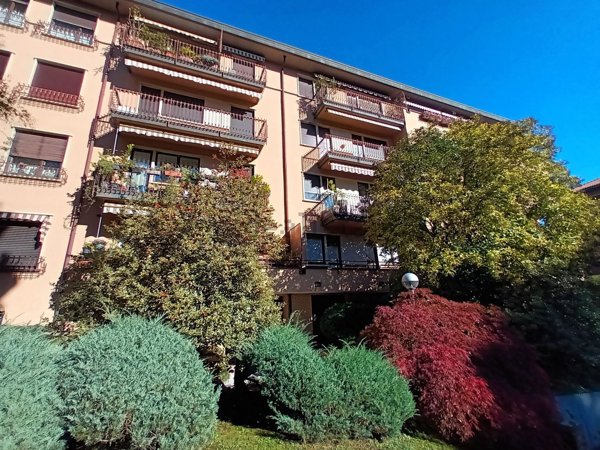 appartamento in vendita a Varese in zona Centro Città
