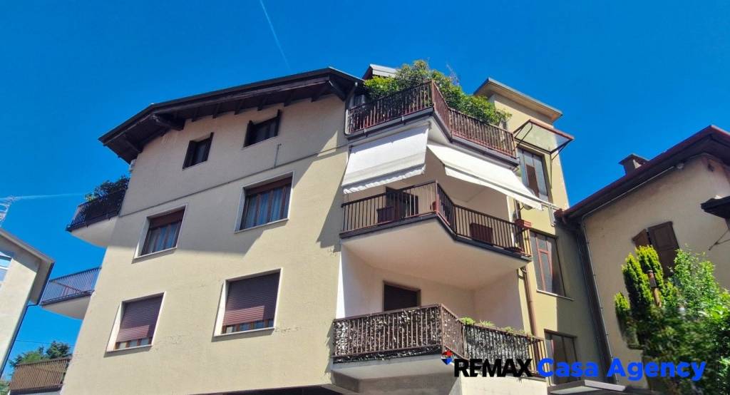 appartamento in vendita a Varese in zona Biumo