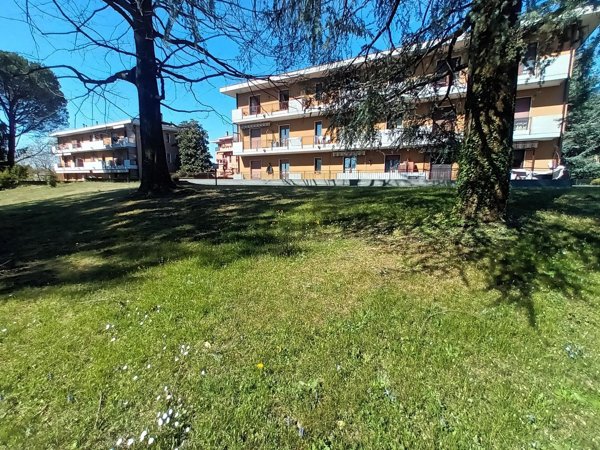 appartamento in vendita a Varese in zona Giubiano