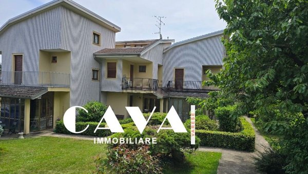 casa indipendente in vendita a Varese in zona Biumo