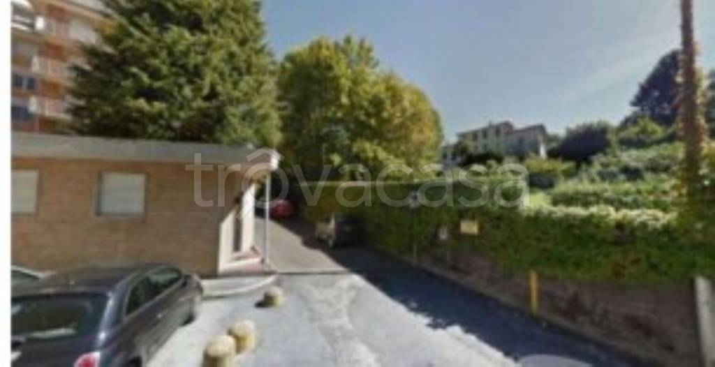 appartamento in vendita a Varese in zona Biumo