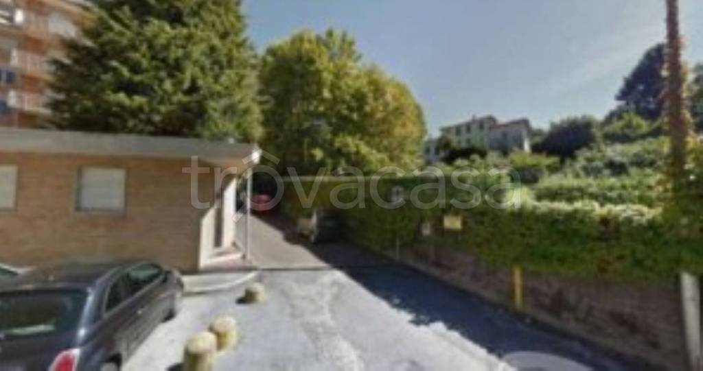 appartamento in vendita a Varese in zona Biumo