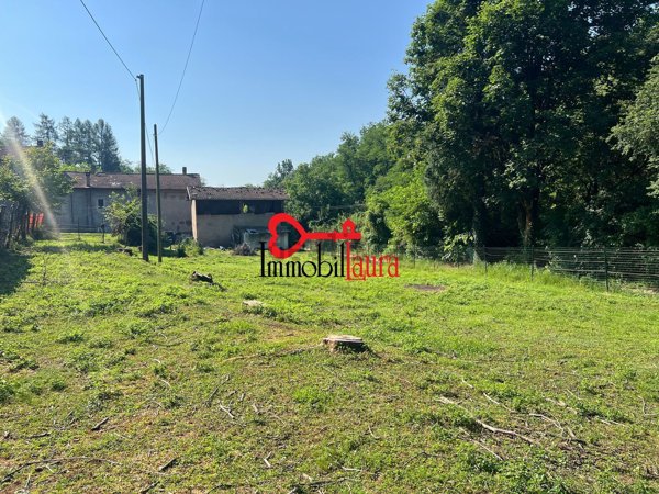 appartamento in vendita a Varese in zona Caverzasio Basso