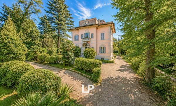 casa indipendente in vendita a Varese in zona Brunella