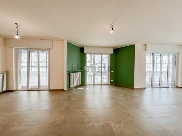 appartamento in vendita a Varese in zona Centro Città