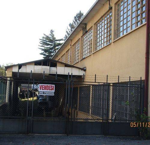 locale commerciale in vendita a Varese in zona Biumo