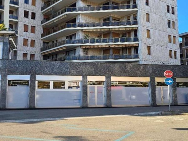 appartamento in vendita a Varese in zona Biumo