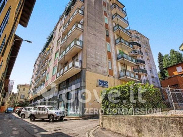 appartamento in vendita a Varese in zona Biumo
