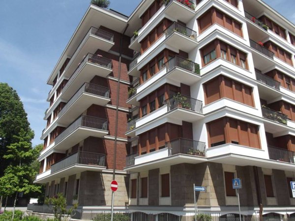 appartamento in vendita a Varese in zona Brunella