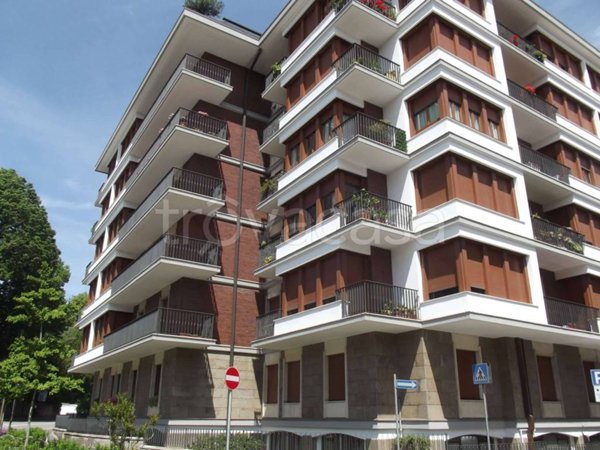 appartamento in vendita a Varese in zona Brunella