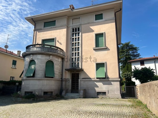 appartamento in vendita a Varese in zona Viale Belforte