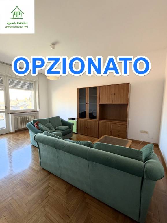 appartamento in vendita a Varese in zona Centro Città