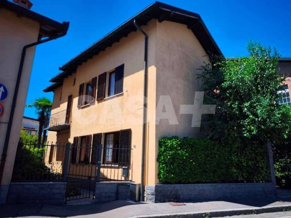 casa indipendente in vendita a Varese in zona Viale Belforte