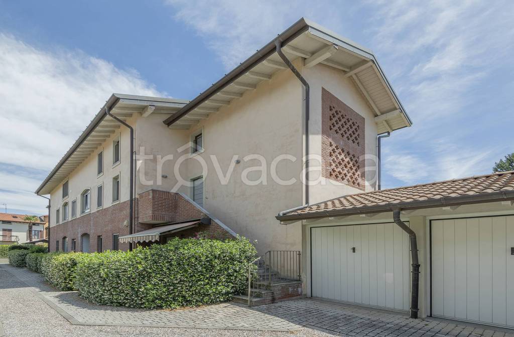 appartamento in vendita a Varese in zona Giubiano