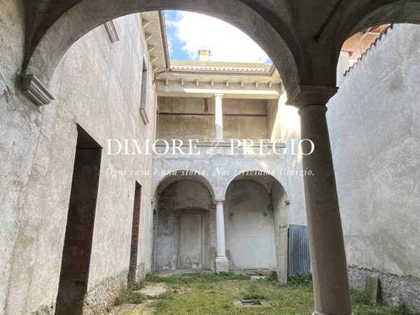 casa indipendente in vendita a Varese in zona Biumo