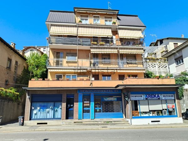 negozio in vendita a Varese in zona Biumo