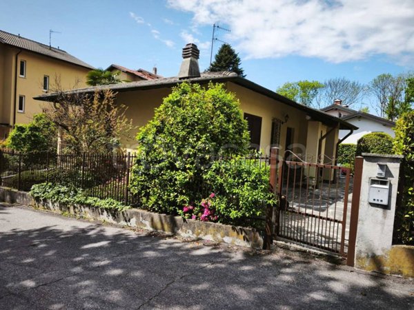casa indipendente in vendita a Varese in zona Bobbiate