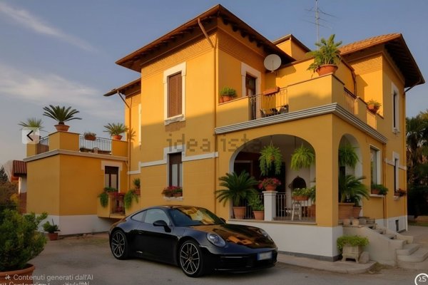 casa indipendente in vendita a Varese