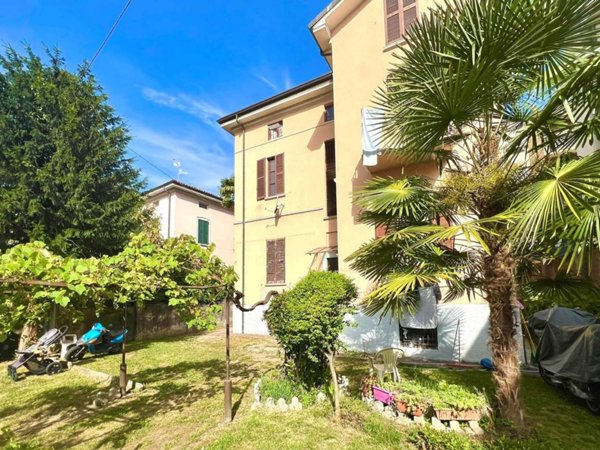 casa indipendente in vendita a Varese in zona Giubiano