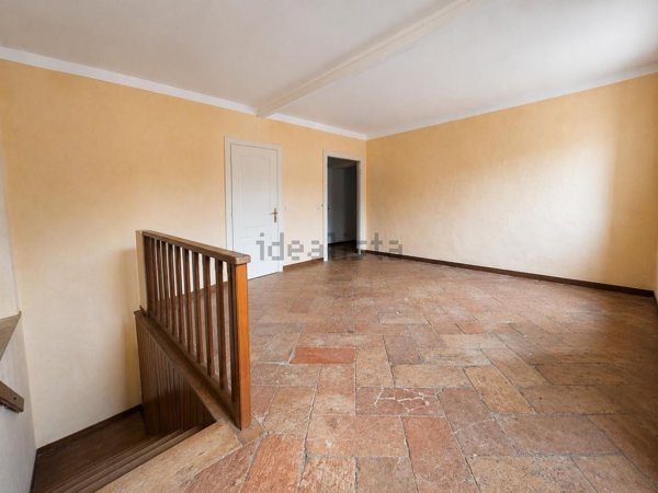 appartamento in vendita a Varese in zona Velate