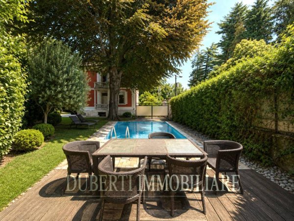 casa indipendente in vendita a Varese in zona Ippodromo