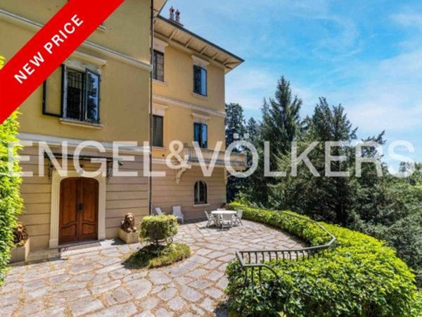 casa indipendente in vendita a Varese in zona Santa Maria del Monte