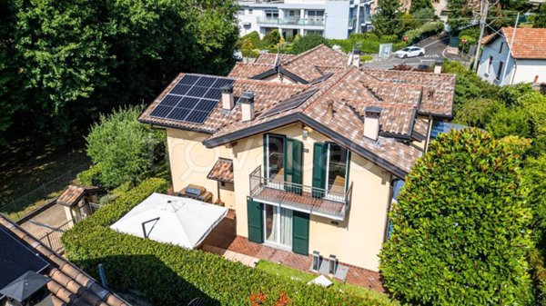 casa indipendente in vendita a Varese in zona Sant'Ambrogio