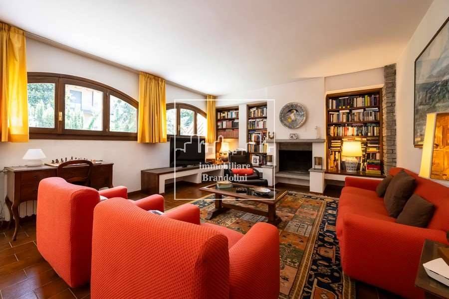 casa indipendente in vendita a Varese in zona Brunella