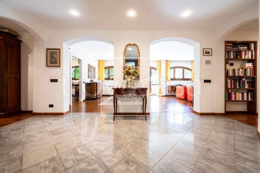 casa indipendente in vendita a Varese in zona Brunella