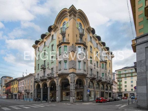 appartamento in vendita a Varese in zona Centro Città