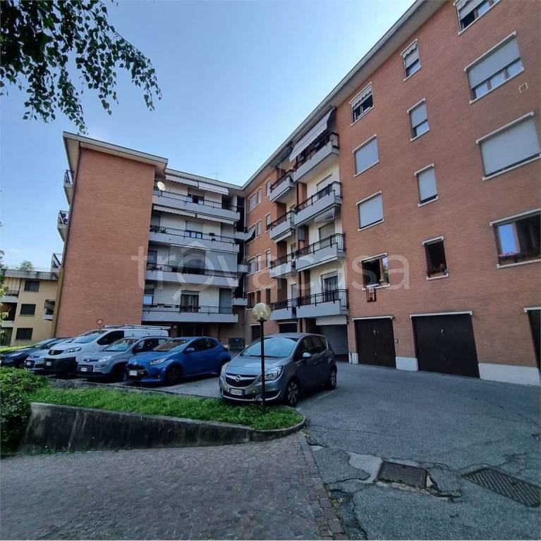 appartamento in vendita a Varese in zona Bosto