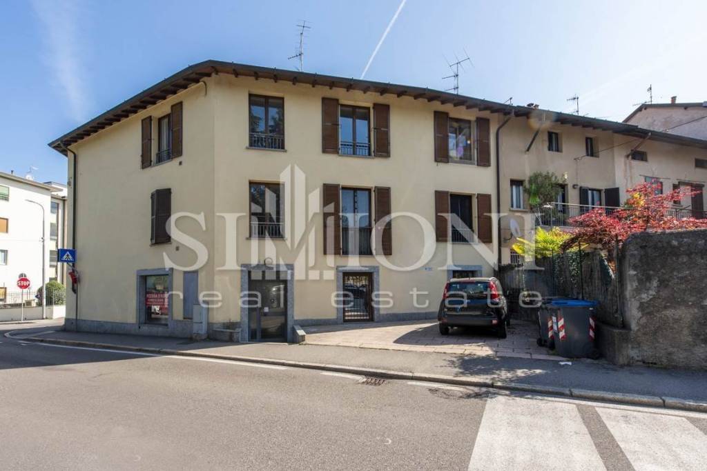 appartamento in vendita a Varese in zona Giubiano