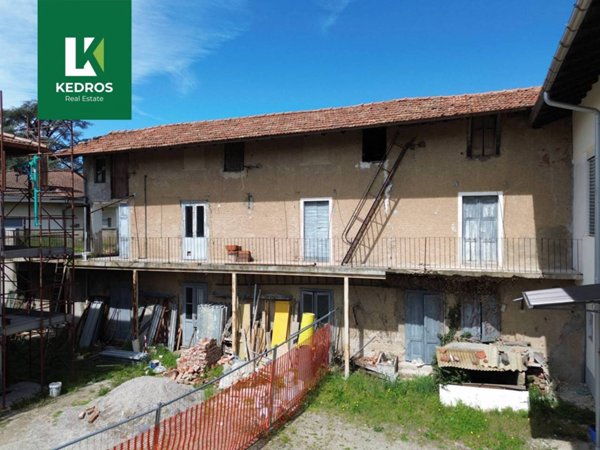 casa indipendente in vendita a Varese in zona Bobbiate