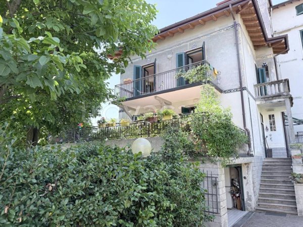 casa indipendente in vendita a Varese in zona Giubiano