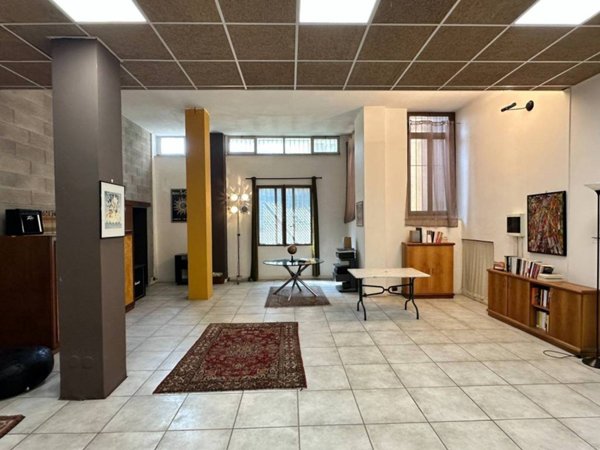 appartamento in vendita a Varese in zona Centro Città