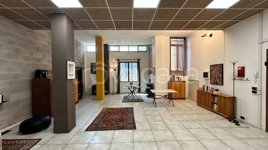 appartamento in vendita a Varese in zona Centro Città