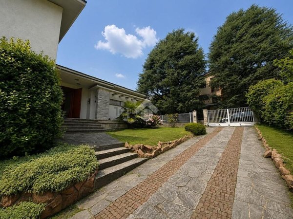 pentavano in vendita a Varese in zona Bizzozero