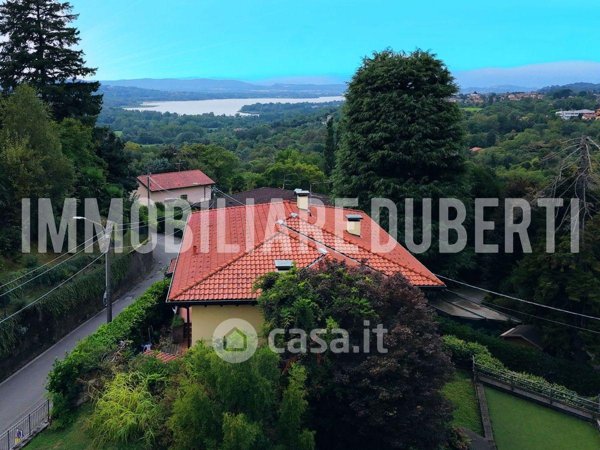 casa indipendente in vendita a Varese in zona Cartabbia