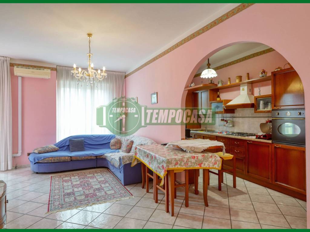 appartamento in vendita a Varese in zona Biumo