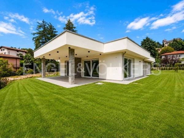 casa indipendente in vendita a Varese