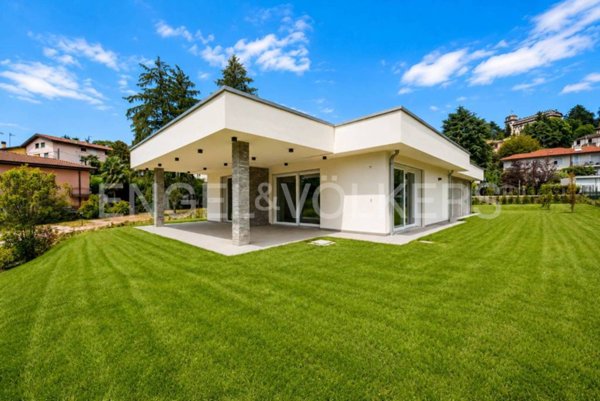 casa indipendente in vendita a Varese