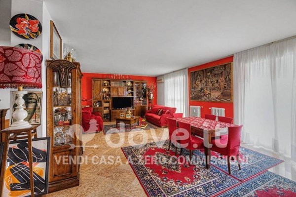 appartamento in vendita a Varese in zona Brunella