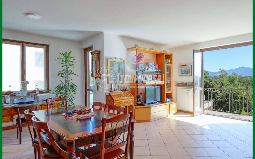 casa indipendente in vendita a Varese